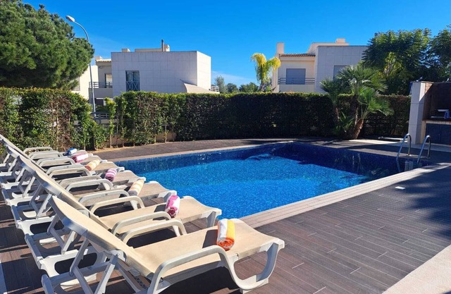 Unique 4 Bed Room Villa Albufeira Center With Private Heated Pool (On Request)