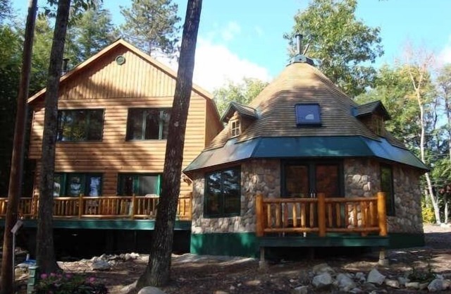 Unique Conway Lake House