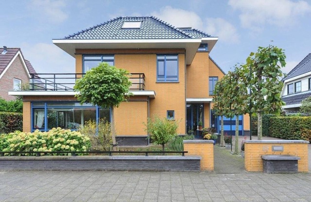 Unique Villa, with all sights are nearby.