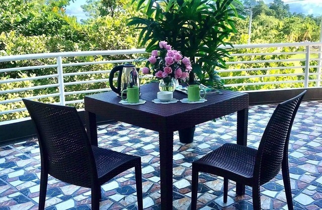 UNIT 4 Top Floor-2 Bedrooms Fully Furnished-Big surround verandas with all views