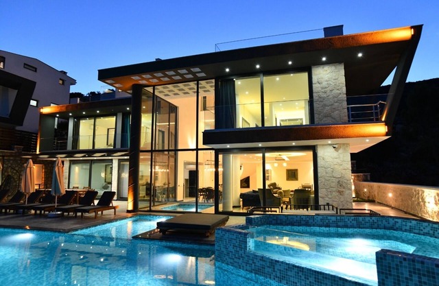 Unlimited 2 - Stunning 6 bedroom villa, Sea views, Heated pool