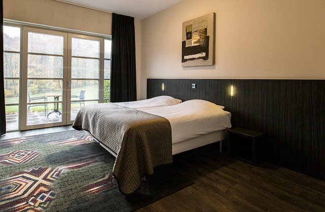 Unwind in Luxury Room! Close to Sanadome Thermal Baths