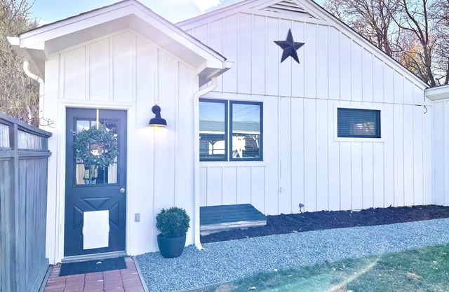 Updated, 2 Bedroom Cottage, close to Boulder