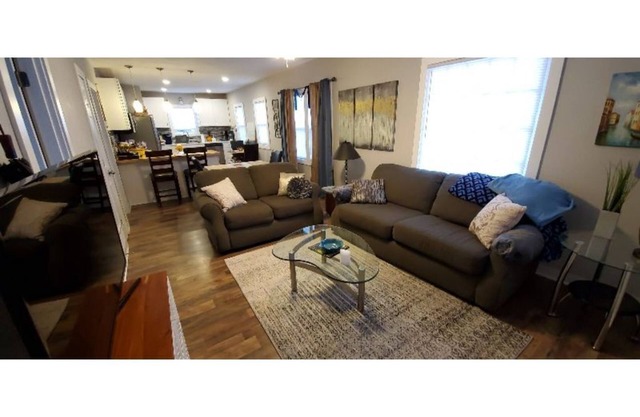 Updated Dundee 3-4 br 2 bathrm home near NE Med/UNMC