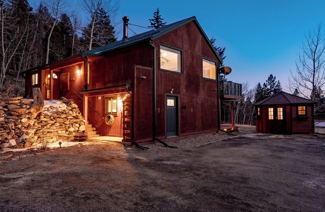 Updated Mountain Retreat/Stunning Views/Hot Tub/Sauna