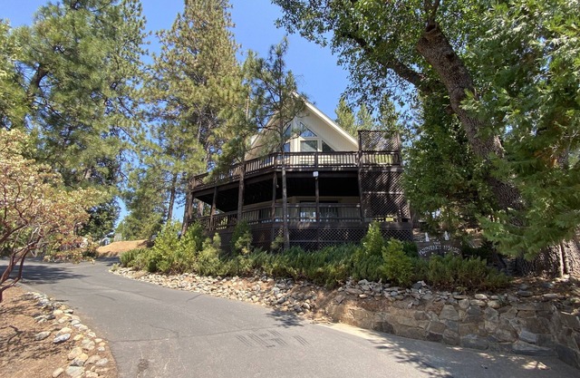 Updated Yosemite X- Large Lake Resort w/Mountain Views 2 decks & aut generator