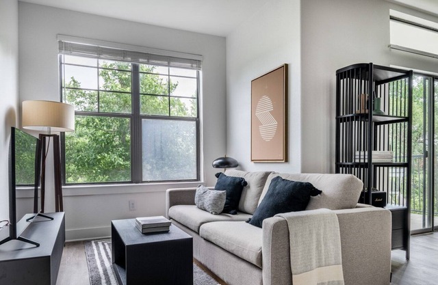 Upscale Arboretum 1BR w/ Gym, Pool & W/D, nr restaurants, by Blueground