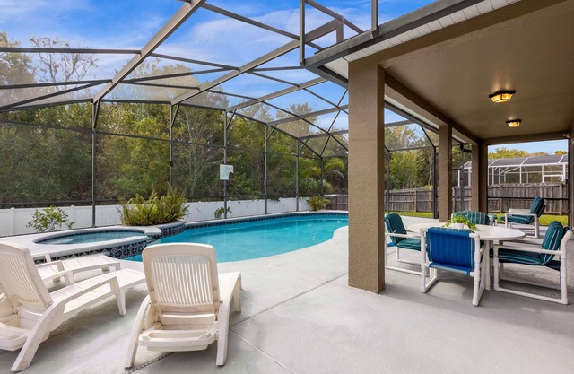 Upstay Home w Pool, Hot Tub & Patio - Pet Friendly