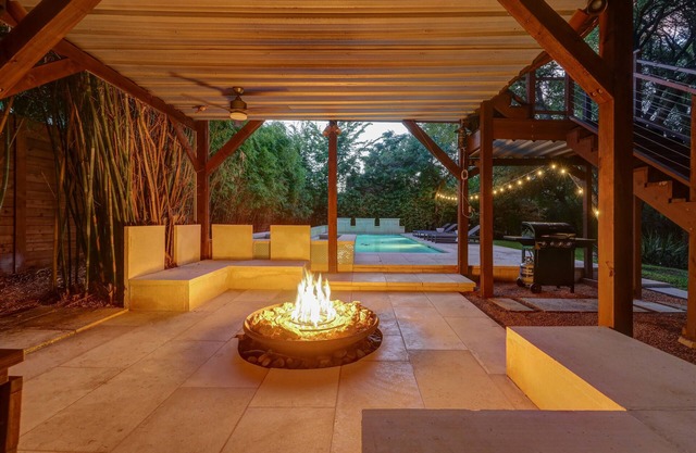 UT Football Fave - Fire Pit, Hot Tub, Pool, Patios