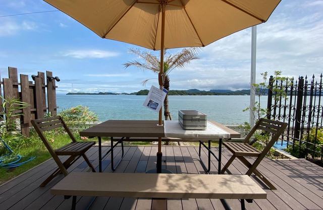 V2 The sea is in front of you A container house /Kamiamakusa Kumamoto