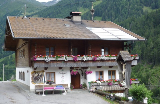 Vacation apartment with a view of the mountains of the Hohe Tauern National Park with balcony