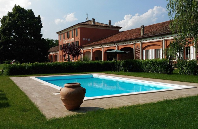 Vacation-apartment in a farmhouse near GardaLake, ideal for families