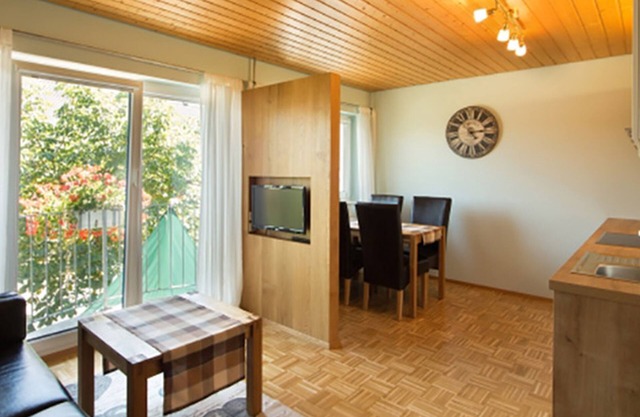 Vacation apartment Rotkelchen, 48 sqm, 2 bedrooms, French balcony, max. 4 persons