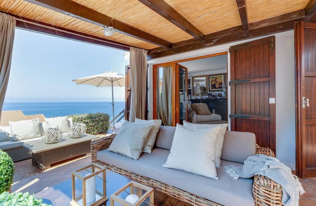 Vacation Home "Casa de S Arca 3" with Spectacular Sea View, A/C, Garden, Terrace & Barbecue