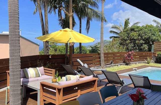 Vacation home - heated pool - 4 bedrooms - 3 bathrooms