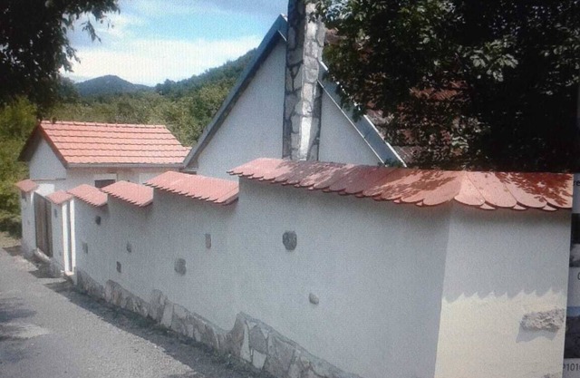 Vacation home IDYLLE is located in the heart of the Skadar Lake National Park.