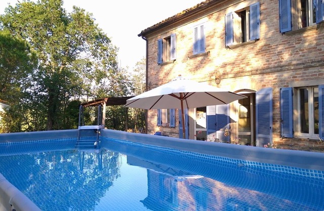 Vacation home in the Marche, up to 10 people, WLAN, TV, pool, air conditioning, close to the beach