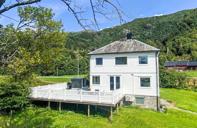 Vacation home Sjøtun by Interhome