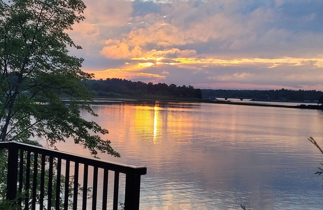 Vacation on picturesque and private 200 feet of waterfront.