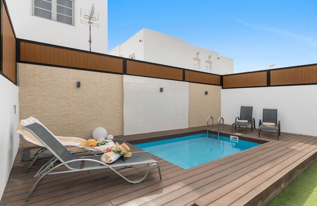 Vacation Villa 'Berkana De Lujo Con Piscina' with Private Pool, Wi-Fi and Air Conditioning
