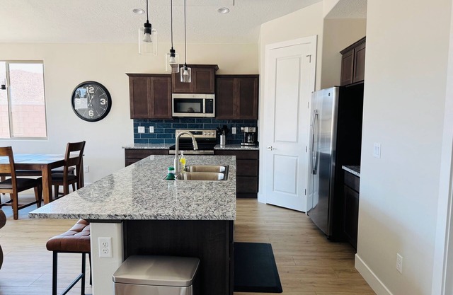 Val Vista Hideaway |12 minutes to Sports Complex + $500 in complimentary activities!