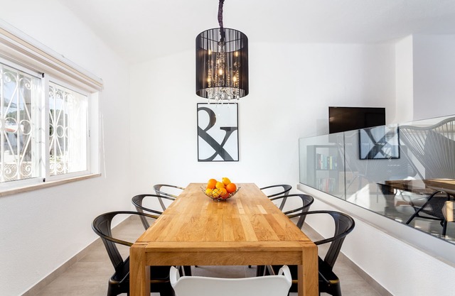 Vale do Lobo Design Villa: heated pool w/kids section, golf discounts