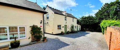 Vale View Cottages -The Coach House, Great location in Prestatyn!