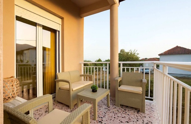 Valira Stathmos Home, Rustic Charm Cottage w Views