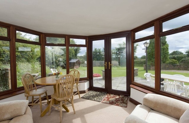 VALLEY HOUSE, family friendly, country holiday cottage in Halberton