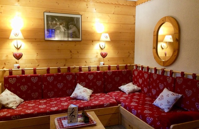 Valmorel: divisible studio in 2 rooms for 4 people, ski in ski out