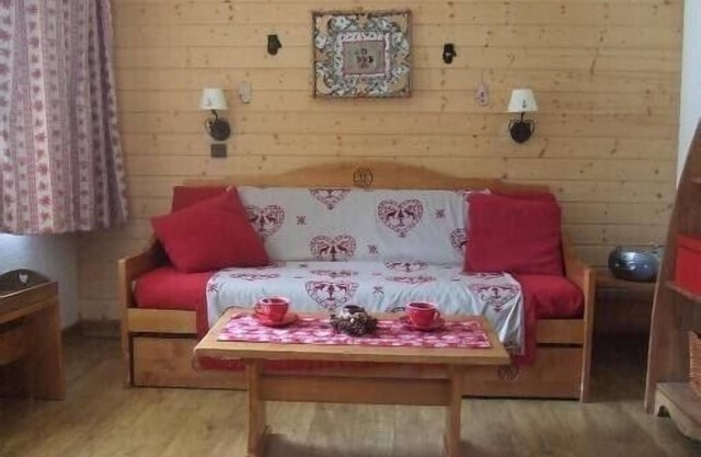 Valmorel, ideal location, skiing at the foot of the terrace, nice decor