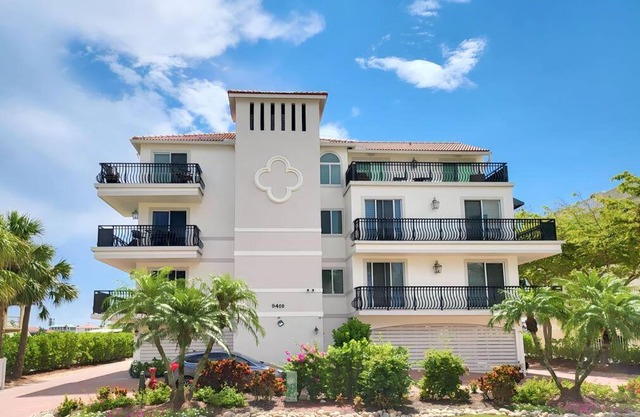Vanderbilt Beach 3br/3ba condo
