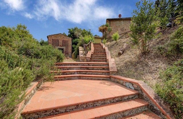 Varna Charm: Tuscan Getaway