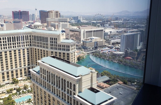 Vdara 955ft 1bdr 56th Flr Penthouse NO RESORT FEES and Bellagio Fountain Views