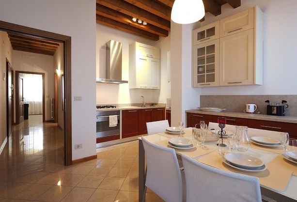Venetian Style 1