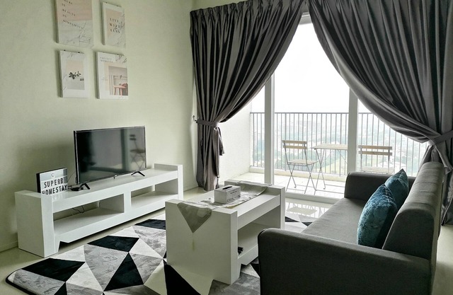 VERDI #29 2BR 4PAX @ CYBERJAYA/100MBPS WIFI/KLIA