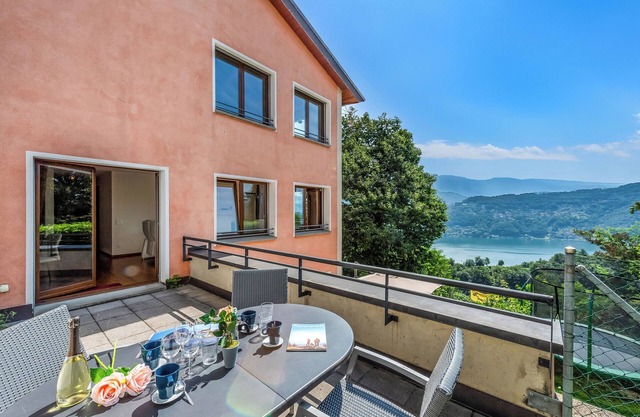 Vernate Lugano Lake Sweet View, Vernate, Switzerland