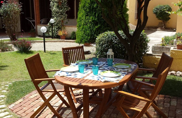 VERY CENTRAL APARTMENT NEAR THE SEA WITH PRIVATE GARDEN AIR CONDITIONED WIFI
