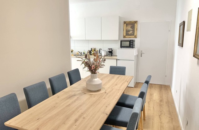 very centrally located but quiet and friendly