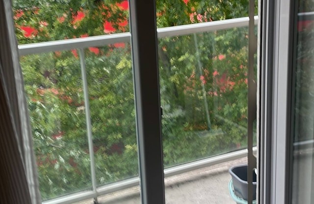 Very well-located apartment, 5-minute walk from metro line 14, next to a park