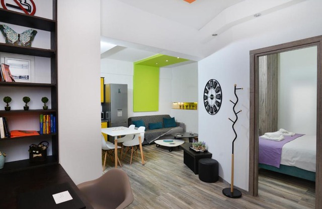 Vibrant flat in Nea Smyrni