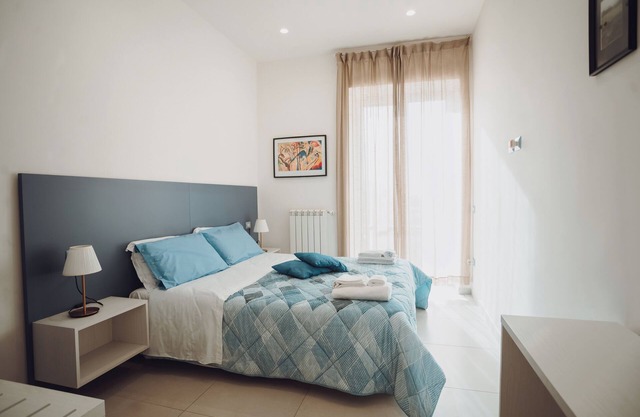 Victoria Apartments: Capri | 5 mins from Pompeii Ruins