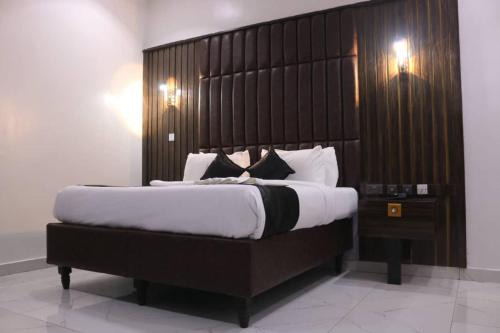 Victorian Bloom Hotel & Resort
