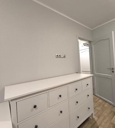 Vienistabas ērti mūsdienīgi un pilnīgi atjaunoti apartamenti