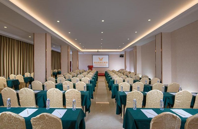 Vienna Hotel Shenzhen Fuyong Village