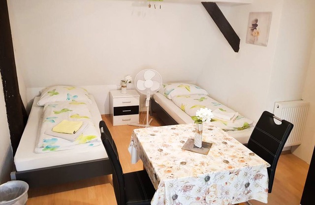 Vierbettzimmer mit Bad
