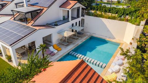 Villa 16 Dhërmi
