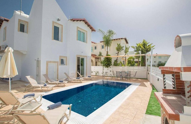 Villa ∙ 3 bedrooms ∙ 6 guests
