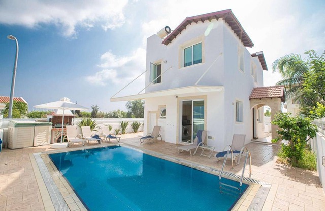 Villa ∙ 3 bedrooms ∙ 6 guests