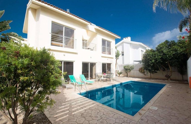 Villa ∙ 3 bedrooms ∙ 6 guests